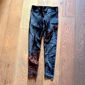 KORAL leggings - size M